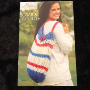 Annie’s Hooke & Needle Grab & Go Tote Kit